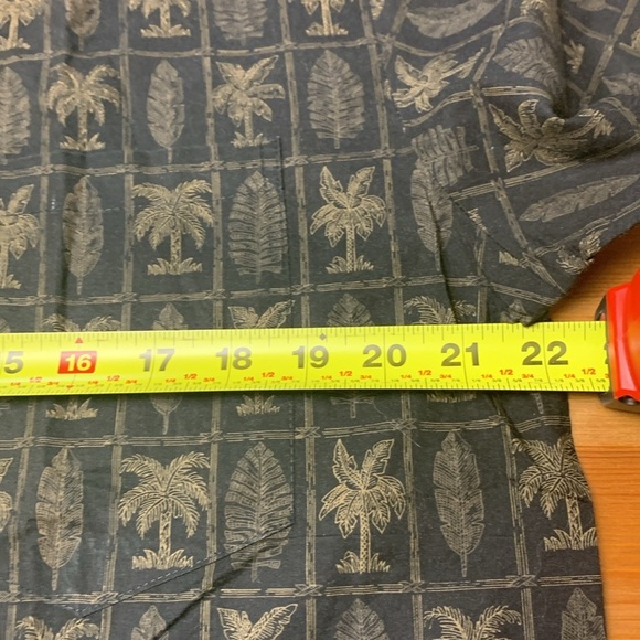 Tori Richard Honolulu NWOT Mens  100% Light Cotton Casual Button Up Shirt - Picture 7 of 9